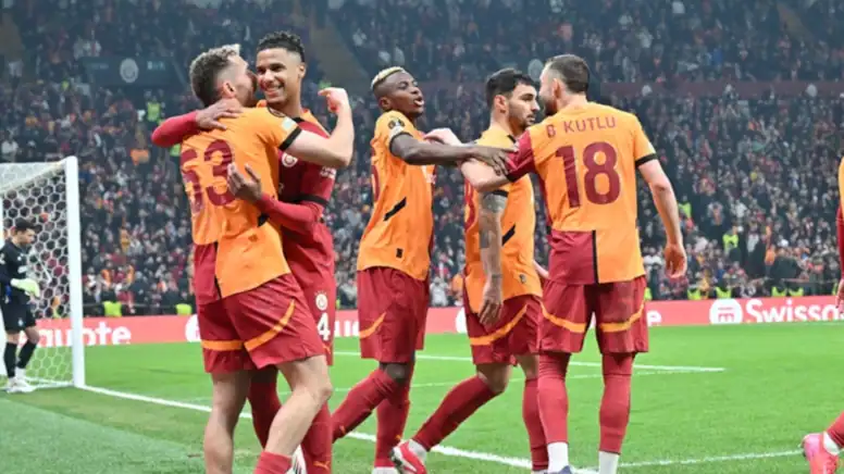 Galatasaray’ın Forma Sponsoru Pasifik Holding Oldu