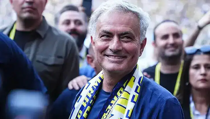 Mourinho’ya Transfer Morali Jhon Duran Hamlesi Yüzleri Güldürdü