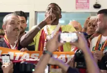 Osimhen Transferinde Mutlu Son! Taraftarlar Havalimanına Akın Ediyor