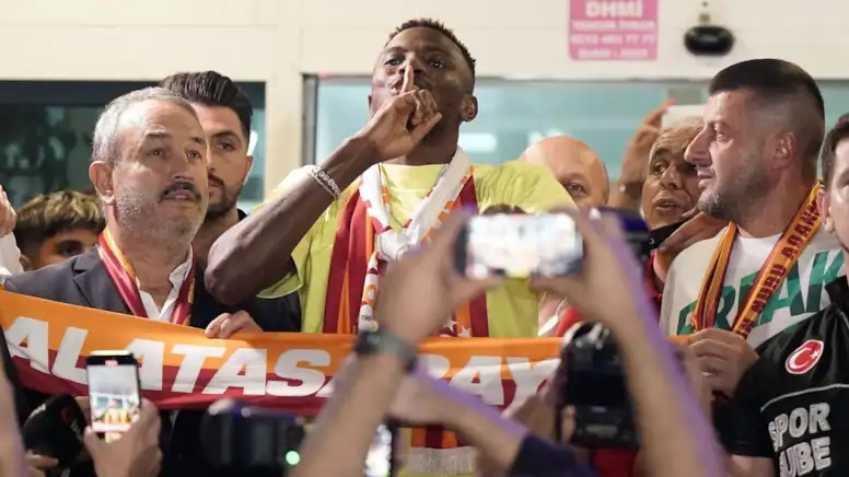 Osimhen Transferinde Mutlu Son! Taraftarlar Havalimanına Akın Ediyor