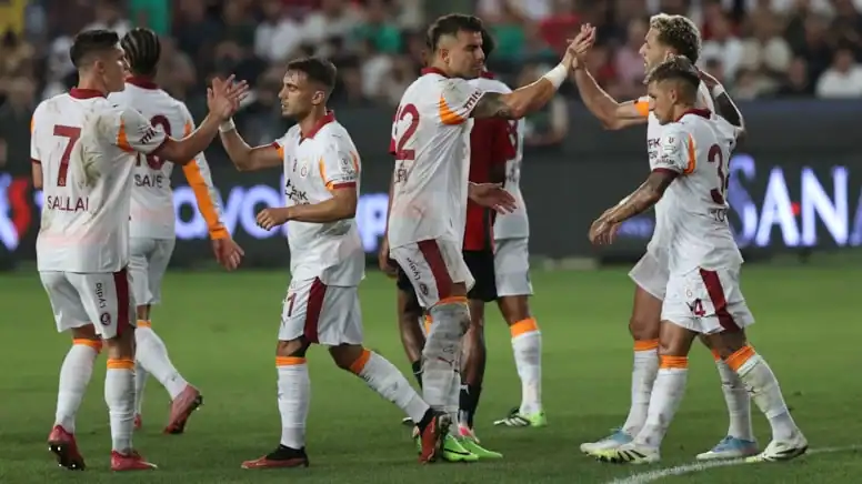 Galatasaray, Okan Buruk ile 10 maçlık galibiyet serisi peşinde