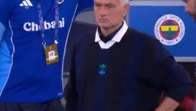 Mourinho’nun Benfica maçındaki kazağı gündem oldu