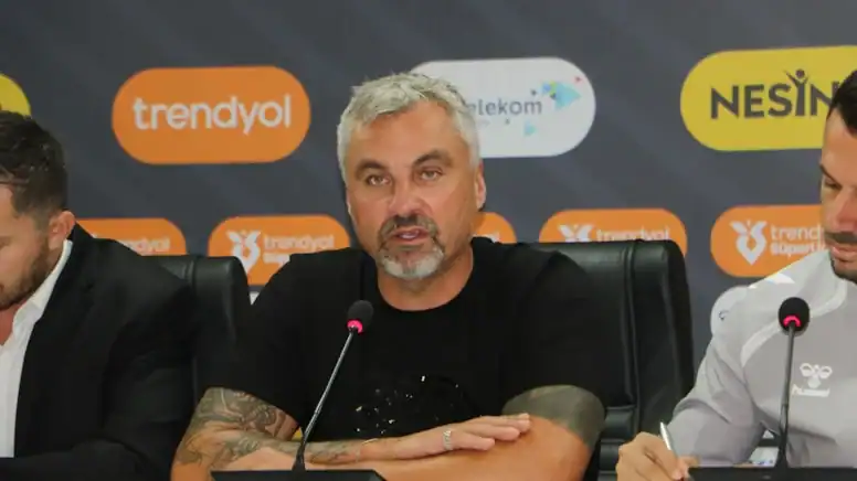 Thomas Reis “Muja kendi isteğiyle ayrıldı”