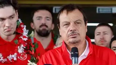 12 Dev Adam yurda döndü! Ataman duygusal anlar yaşadı