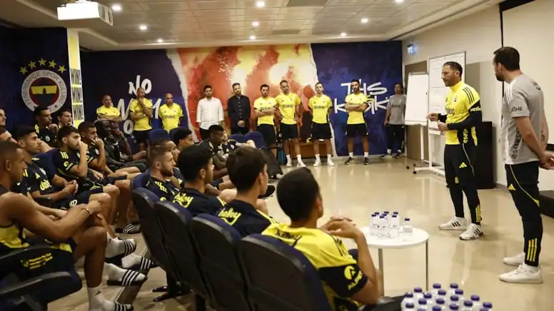 Domenico Tedesco’dan Fenerbahçe Futbolcularına İlk Mesaj “Zamanımız Yok, Hemen Başarılı Olmalıyız”