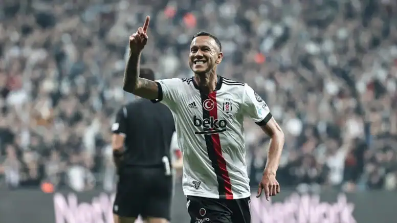 Josef de Souza Beşiktaş’a geri mi dönüyor
