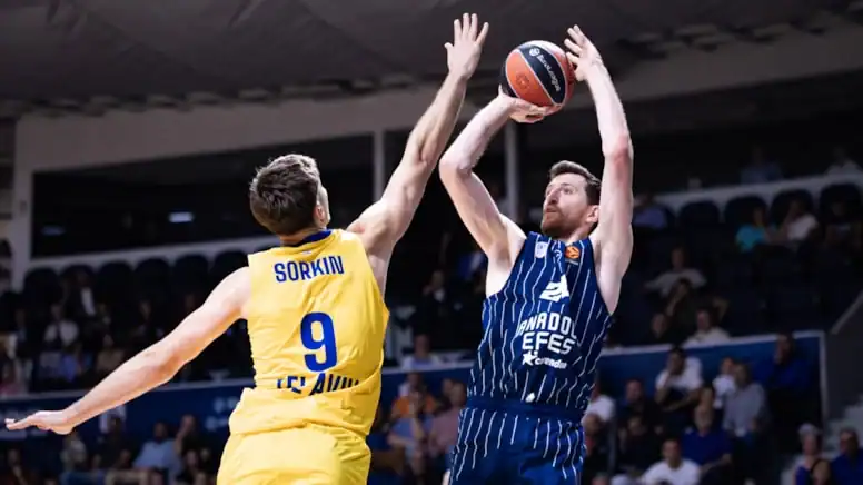 Anadolu Efes, EuroLeague Sezonuna Maccabi Tel Aviv Zaferiyle Başladı