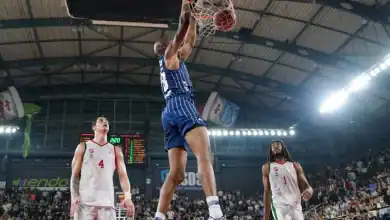 Anadolu Efes, İzmir Deplasmanında Karşıyaka'yı 101-87 Yenerek Zirveye Abone Oldu