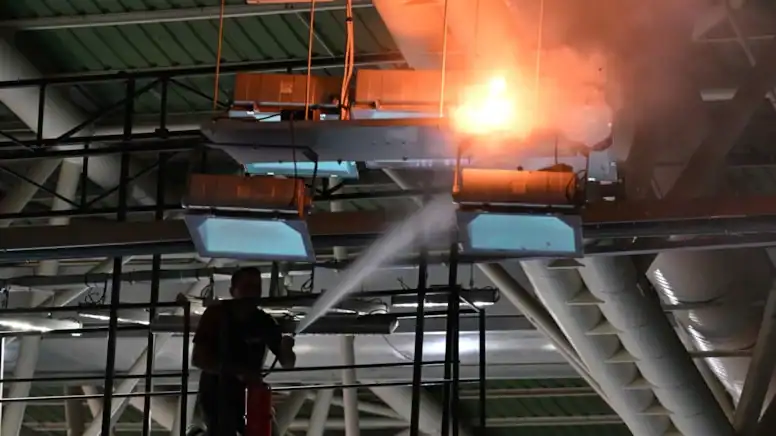 Ankara'daki Voleybol Maçında Yangın Paniği