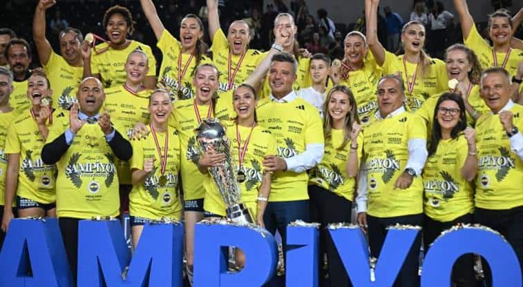 Fenerbahçe Medicana, VakıfBank’ı 3-2 Yenerek Şampiyonlar Kupası’nı Kazandı