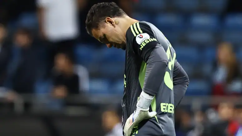 Fenerbahçe'de Ederson Sakatlık Alarmı Samsunspor Maçı Öncesi MR Sonuçları Bekleniyor