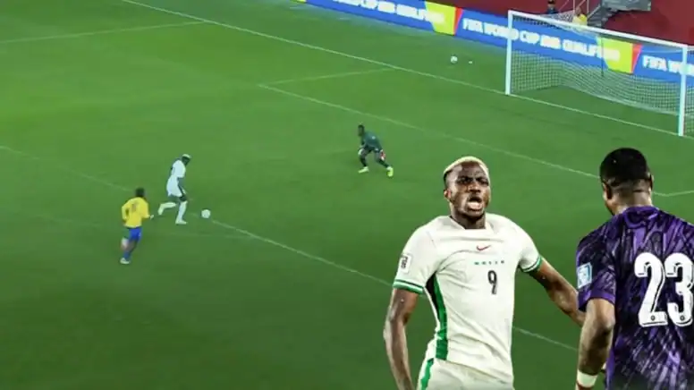 Osimhen akılalmazı başardı! Sosyal medyada olay olan pozisyon