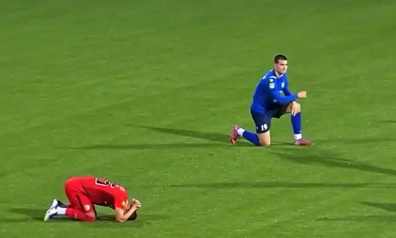 Teknik Direktör Maç Ortasında Hayatını Kaybetti Oyuncular Gözyaşlarına Boğuldu