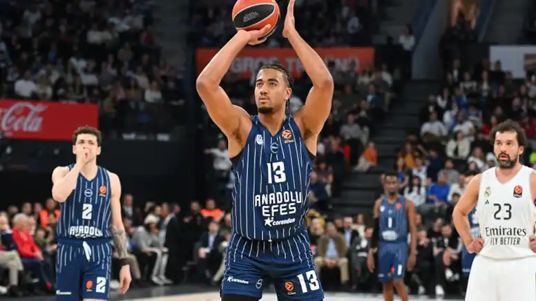 Anadolu Efes Son Düzlükte Yıkıldı