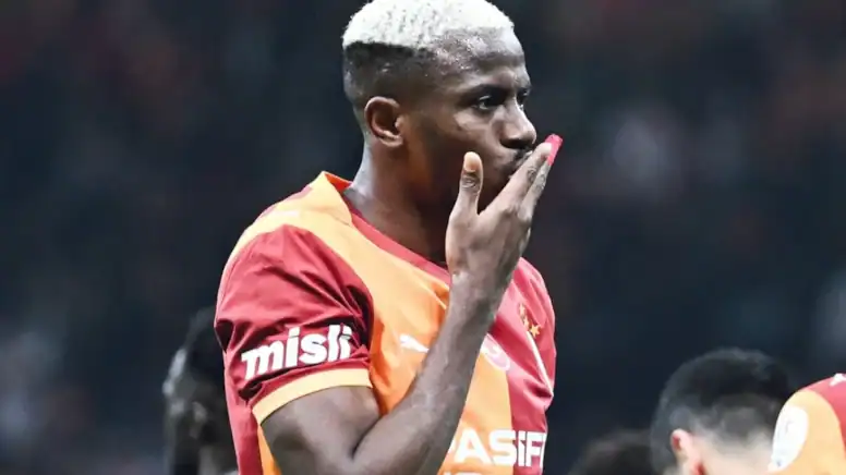 Victor Osimhen'in Giyim Tarzı Olay Oldu Sosyal Medya Yıkıldı