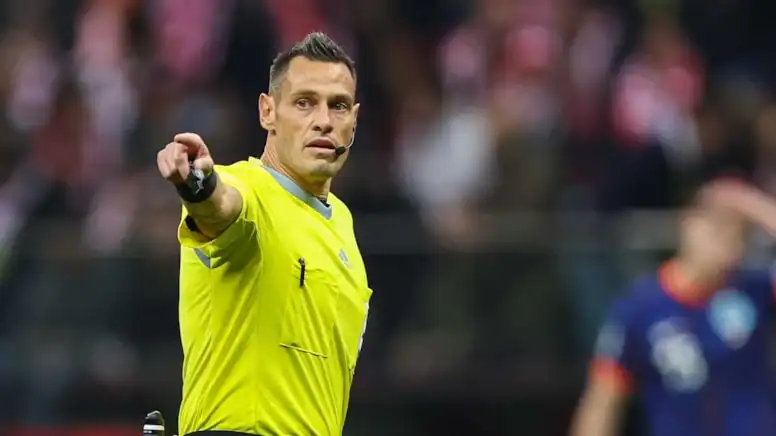 Karşılaşmaya İtalyan Hakem Yönetimi