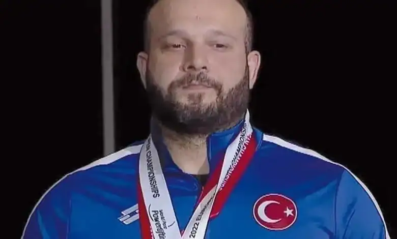 Çocuk Odasından Avrupa İkinciliğine: Uğur Yumuk'un Başarı Hikayesi 1 Çocuk Odasından Avrupa İkinciliğine Uğur Yumuk'un Başarı Hikayesi