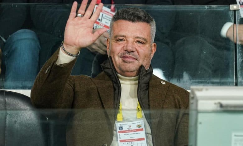 Fenerbahçe Başkanı Sadettin Saran Trafik Kazası Geçirdi