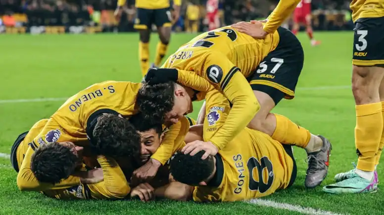 Şampiyonlar Ligi Rakibi Liverpool'a Premier Lig'de Ağır Darbe 1 Şampiyonlar Ligi Rakibi Liverpool'a Premier Lig'de Ağır Darbe