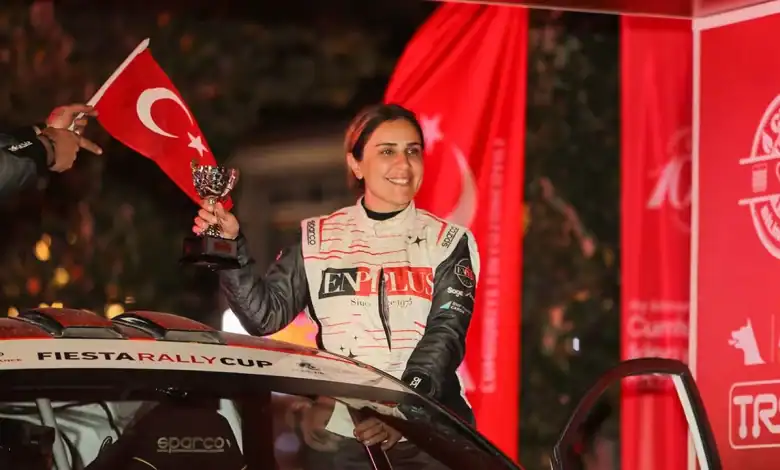 Tarihe Geçen Pilot Nazan Zorlu'nun Yeni Rotası Fransa