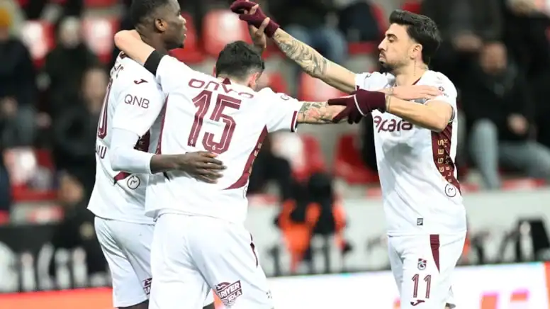 Trabzonspor'dan Şampiyonluk Sonrası En İyi Performans 1 Trabzonspor'dan Şampiyonluk Sonrası En İyi Performans