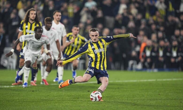 Fenerbahçe Derbide Gülen Taraf Oldu 101. Dakikada Gelen Zafer