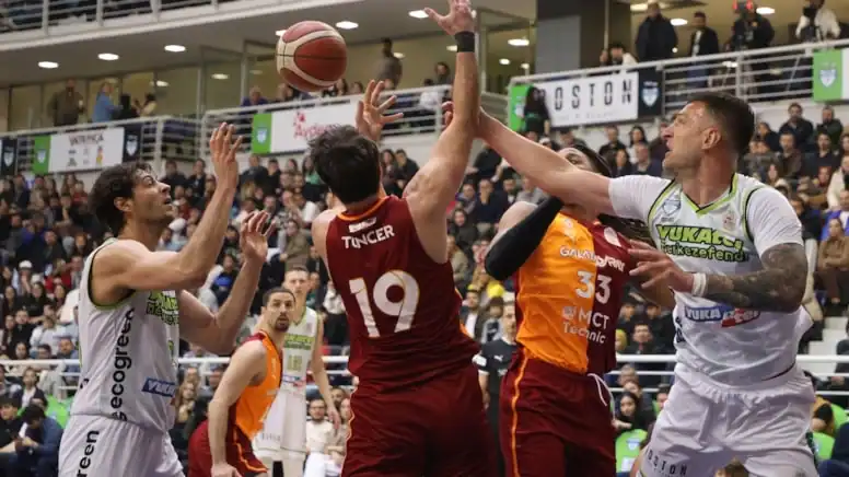 Galatasaray, Erteleme Mücadelesinde Deplasmanda Güldü 1 Galatasaray, Erteleme Mücadelesinde Deplasmanda Güldü