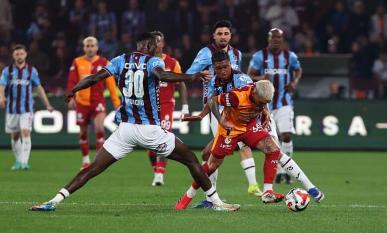 Trabzonspor Galatasaray'ı Devirdi Süper Lig'de Zirve Karıştı