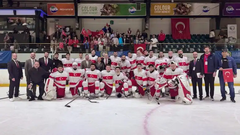 Türkiye Buz Hokeyi Milli Takımı Altın Madalya Kazandı