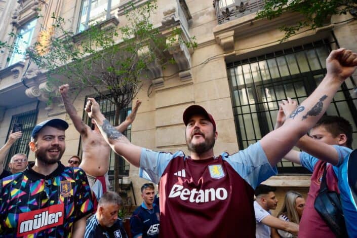 Aston Villa Taraftarları Avrupa Ligi Finali İçin İstanbul'a Akın Etti