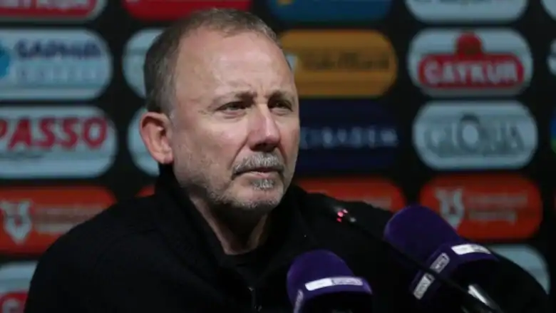 Beşiktaş'ta Hayal Kırıklığıyla Geçen Sezonun Ardından Sergen Yalçın ile Yollar Ayrıldı