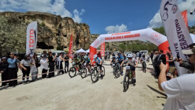 Genç Bisikletçiler 3 Bin Yıllık Frig Vadisi'nde Pedal Çevirdi