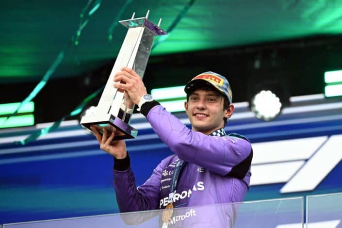 Kimi Antonelli Miami GP'de Zafere Ulaşarak Üst Üste 3. Kez Kazandı