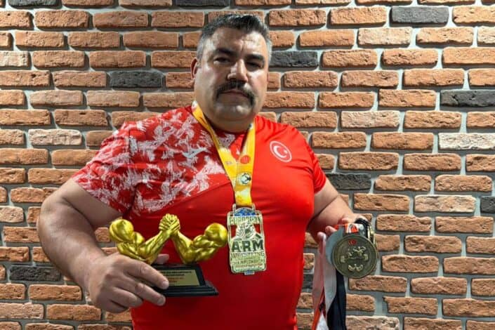 Konyalı Sporcu Avrupa Bilek Güreşi Şampiyonu Oldu