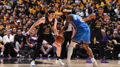 Thunder, Lakers'ı Süpürerek Eledi: LeBron James'in Geleceği Belirsiz 9 Thunder, Lakers'ı Süpürerek Eledi LeBron James'in Geleceği Belirsiz