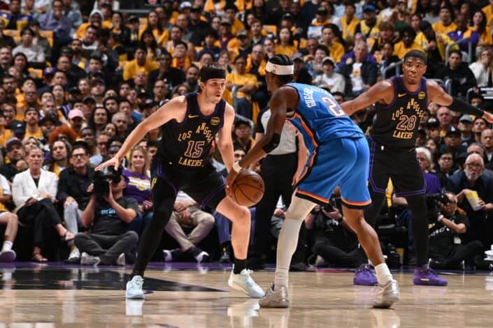 Thunder, Lakers'ı Süpürerek Eledi LeBron James'in Geleceği Belirsiz