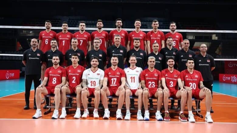 A Milli Erkek Voleybol Takımı VNL'deki İlk Maçında ABD'ye Yenildi 1 A Milli Erkek Voleybol Takımı VNL'deki İlk Maçında ABD'ye Yenildi