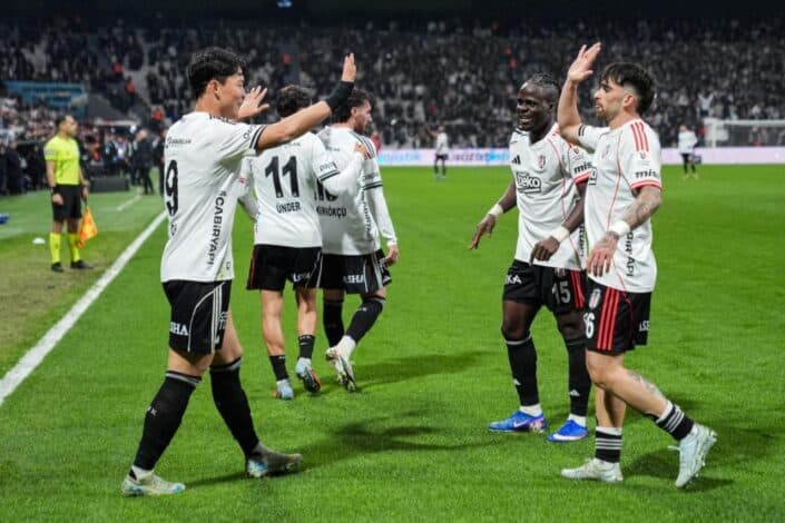 Beşiktaş UEFA Avrupa Ligi Elemelerinde Midtjylland ile Eşleşti 1 Beşiktaş UEFA Avrupa Ligi Elemelerinde Midtjylland ile Eşleşti