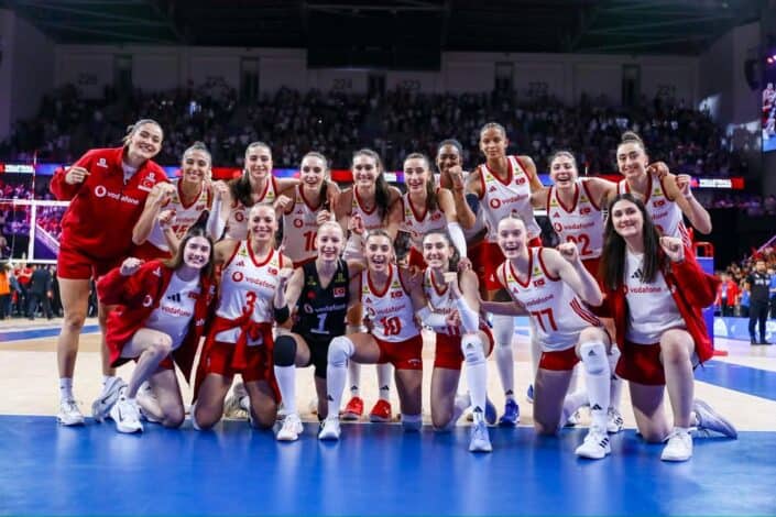 Türkiye, VNL Ankara Etabında Çin'i 3-2 Mağlup Etti