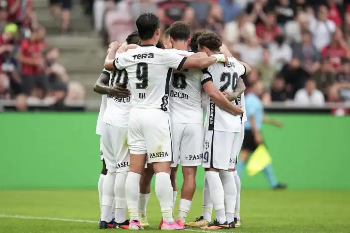 Beşiktaş, Midtjylland'ı 2-0 Mağlup Ederek Avrupa Ligi'nde Tur Atladı 1 Beşiktaş, Midtjylland'ı 2-0 Mağlup Ederek Avrupa Ligi'nde Tur Atladı