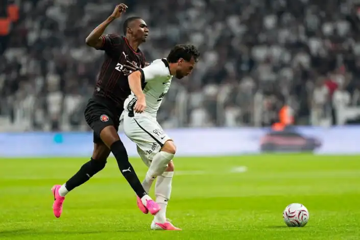 Beşiktaş, Avrupa Ligi'nde Midtjylland'ı 1-0 Mağlup Etti