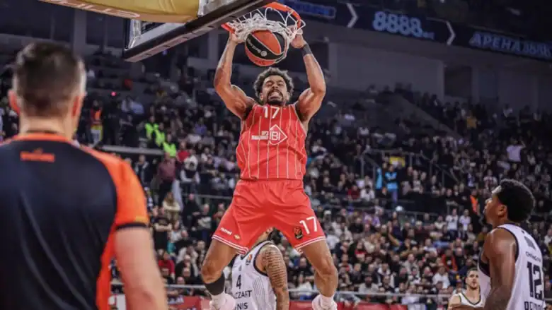 Anadolu Efes, ABD'li Forvet Collin Malcolm'u Kadrosuna Kattı