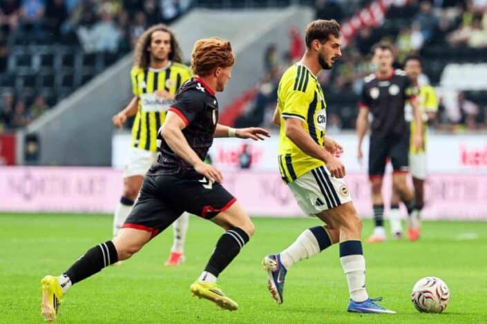 Fenerbahçe İlk Hazırlık Maçında Admira Wacker'a Farka Koştu 1 Fenerbahçe İlk Hazırlık Maçında Admira Wacker'a Farka Koştu