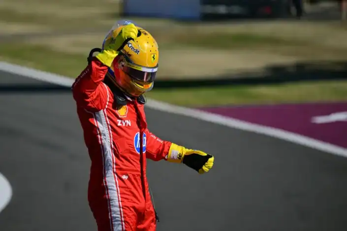 Ferrari, Hamilton'ın Gelecek Yıl da Takımda Kalacağını Doğruladı