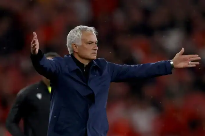 Netflix'in Mourinho Belgeseli İlk Fragmanında Fenerbahçe Detayına Yer Vermedi 1 Netflix'in Mourinho Belgeseli İlk Fragmanında Fenerbahçe Detayına Yer Vermedi