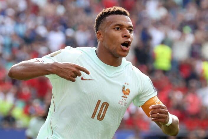 Mbappe, Dünya Kupası Altın Ayakkabı Yarışında Messi'yi Yakaladı 1 Mbappe, Dünya Kupası Altın Ayakkabı Yarışında Messi'yi Yakaladı