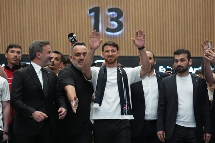 Salih Özcan Beşiktaş Transferi İçin İstanbul'a Geldi 1 Salih Özcan Beşiktaş Transferi İçin İstanbul'a Geldi