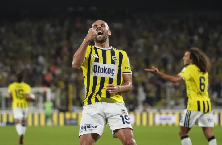 Fenerbahçe Kadıköy'de Konyaspor'u 4-2 Mağlup Etti