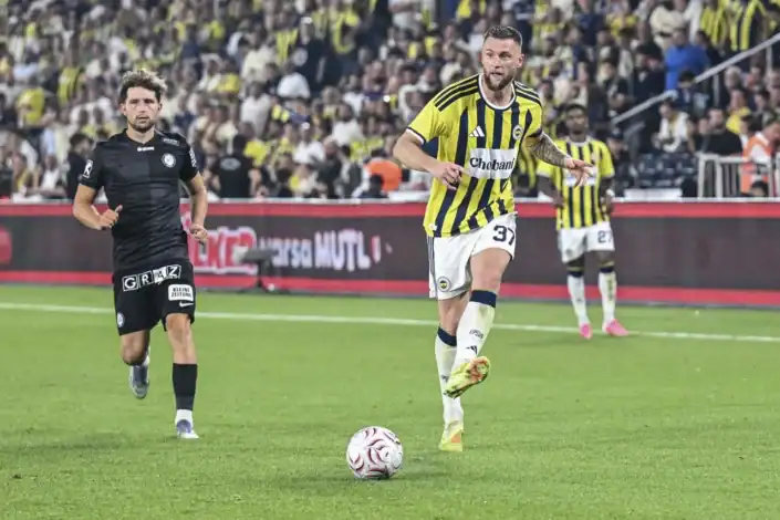 Fenerbahçe, Şampiyonlar Ligi Elemesinde Sturm Graz'ı 2-0 Mağlup Etti