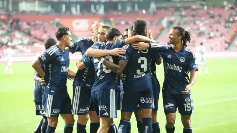 Fenerbahçe Samsunspor'u Deplasmanda 2-0 Mağlup Etti 1 Fenerbahçe Samsunspor'u Deplasmanda 2-0 Mağlup Etti